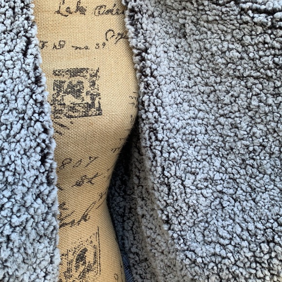 Thread + Supply Sherpa and Plaid Wrap - Picture 3 of 6